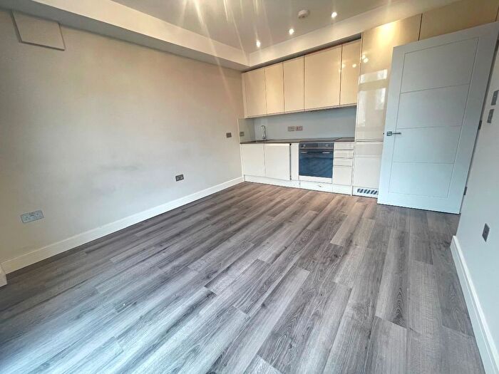 1 Bedroom Flat To Rent In Bridge Street, Hemel Hempstead, HP1