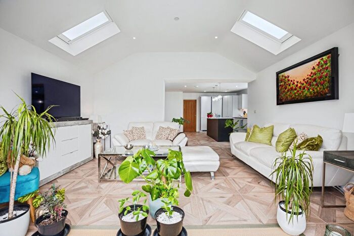 4 Bedroom Detached House For Sale In Cae Bryncoch, Llanbrynmair, Montgomeryshire, SY19