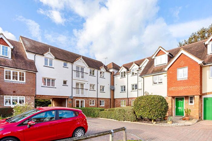 2 Bedroom Flat For Sale In Pondtail Park, Horsham, RH12