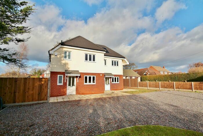 3 Bedroom Semi-Detached House To Rent In Kings Road, West End, Woking, Surrey, GU24