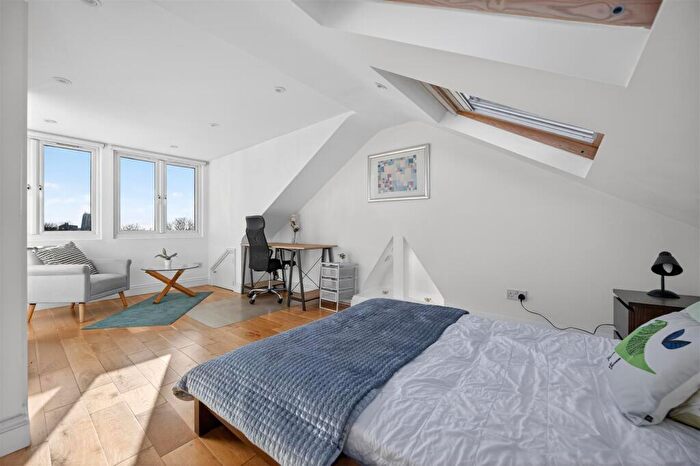 2 Bedroom Flat To Rent In Pember Road, Kensal Rise, NW10