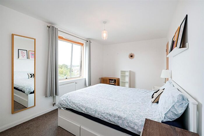 1 Bedroom Flat For Sale In Grange Park Road, London, E10