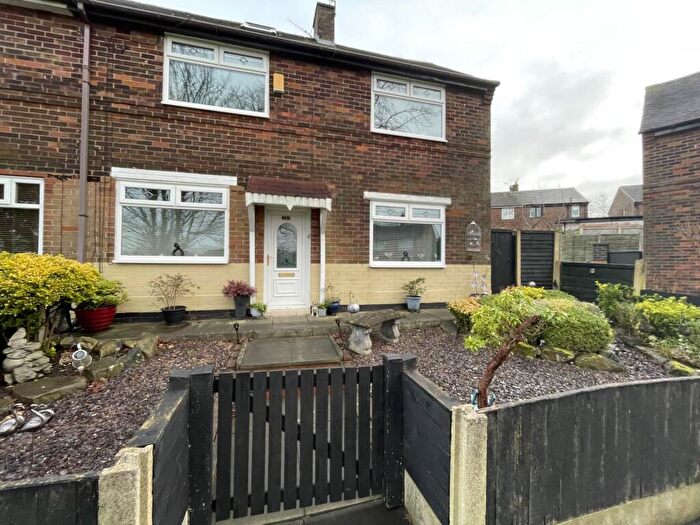 2 Bedroom Semi Detached House For Sale In Maple Close, Oldham, OL9