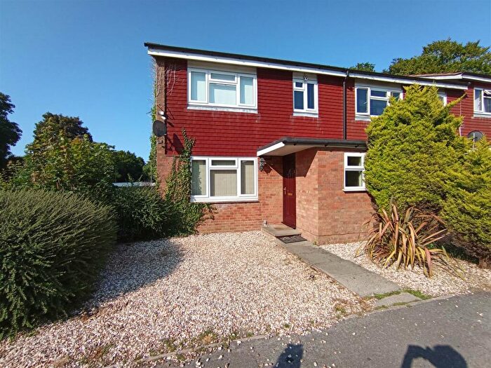 3 Bedroom End Of Terrace House To Rent In Renoir Close, Black Dam, RG21