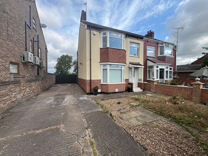 3 Bedroom House To Rent In Hall Villa Lane, DN5