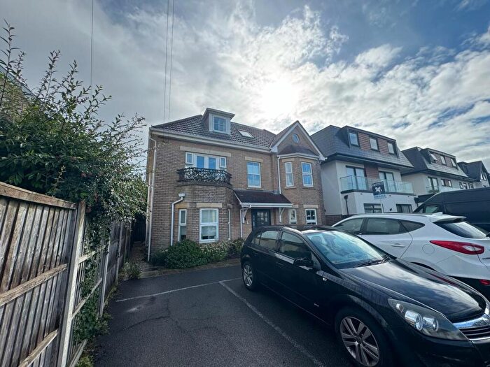 2 Bedroom Detached House To Rent In Southwood Avenue, Bournemouth, BH6