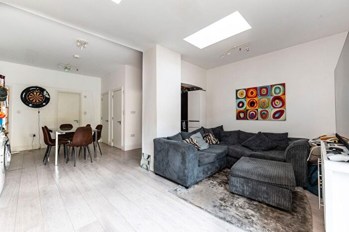 5 Bedroom Terraced House To Rent In Longmead Road, Tooting Broadway, SW17
