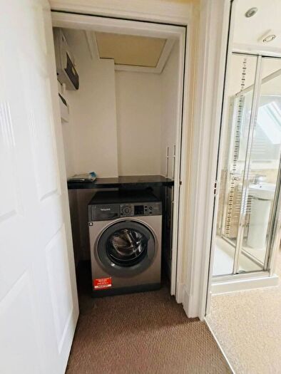 1 Bedroom Flat To Rent In The Ridgeway, EN2