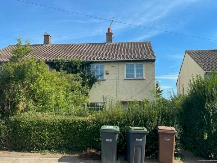 3 Bedroom Semi-Detached House To Rent In Abercorn Road, Luton, LU4