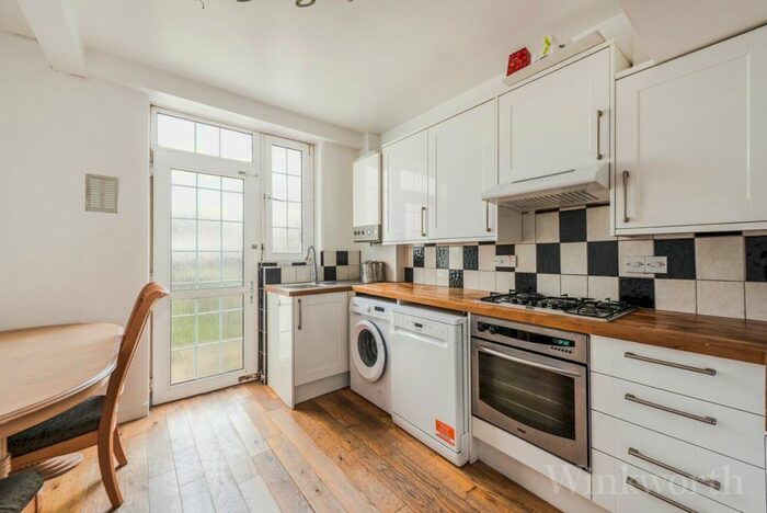 3 Bedroom Terraced House To Rent In St. James's Road, London, SE1