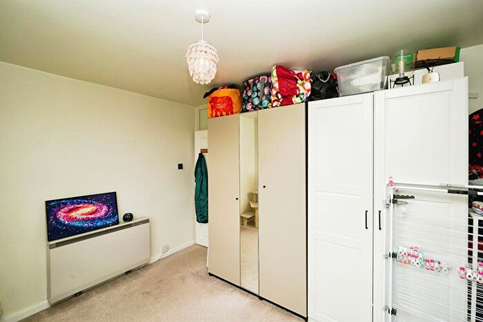 2 Bedroom Flat For Sale In Cherrytree Road, Wirral, CH46
