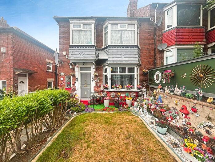 2 Bedroom Flat For Sale In Brancepeth Avenue, Elswick, Newcastle Upon Tyne, NE4
