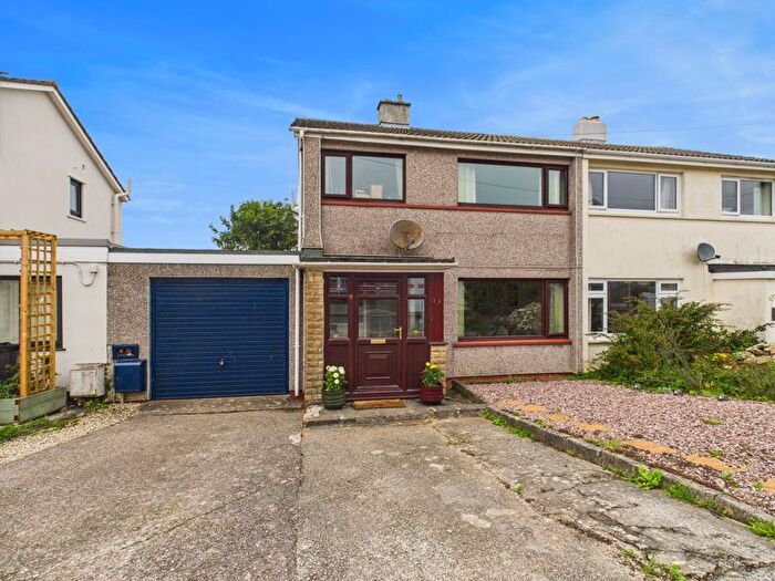 3 Bedroom Property For Sale In Bosmeor Park, Redruth - Family Home, TR15
