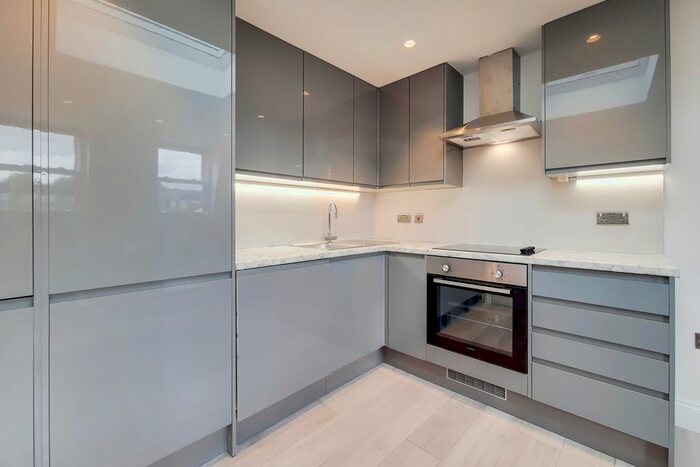 2 Bedroom Flat To Rent In Hogarth Road, London, SW5