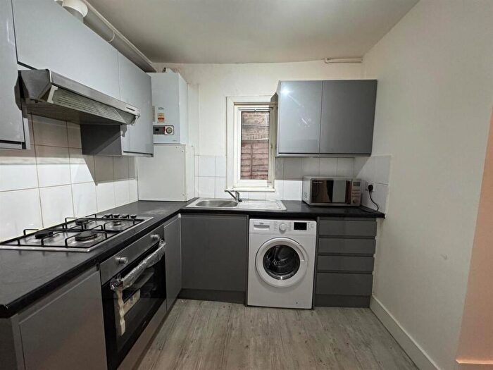 2 Bedroom Flat To Rent In Fanshawe Avenue, Barking, IG11