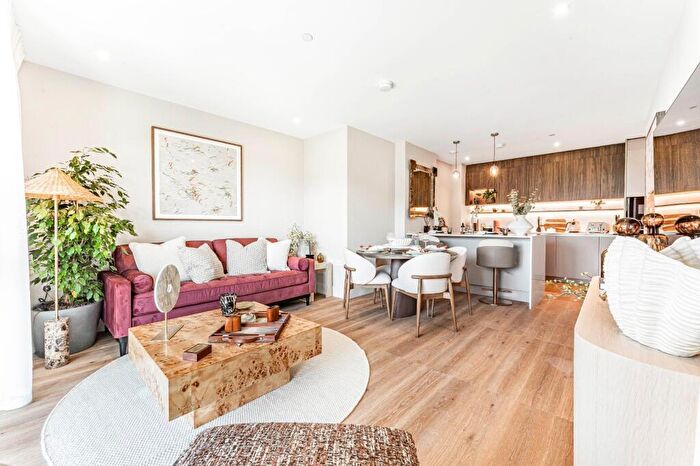 2 Bedroom Flat For Sale In Bow Green, Bow Common Lane, E3