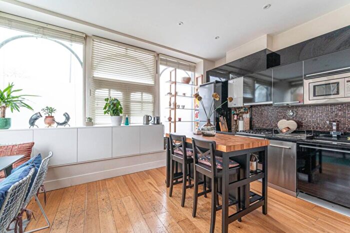 2 Bedroom Flat To Rent In Prince Of Wales Road, Kentish Town, London, NW5