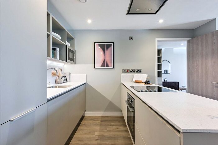 2 Bedroom Flat To Rent In Spinners Yard, Skinner Ln, LS7