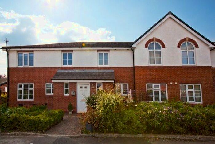 2 Bedroom Flat To Rent In St. Ambrose Court, Warrington, WA4