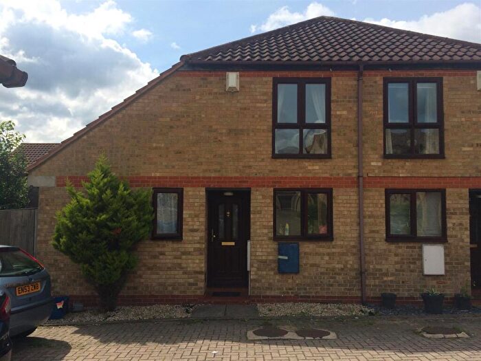 1 Bedroom Semi-Detached House To Rent In Walnut Tree, MK7