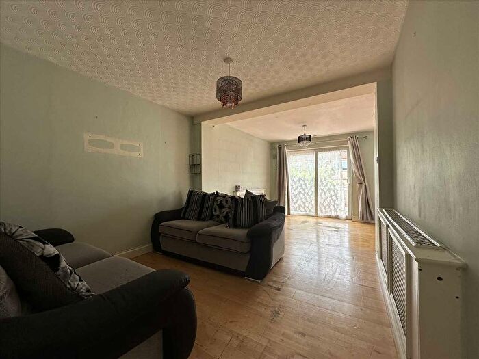 4 Bedroom Semi-Detached House To Rent In Lamorna Grove, Stanmore, HA7