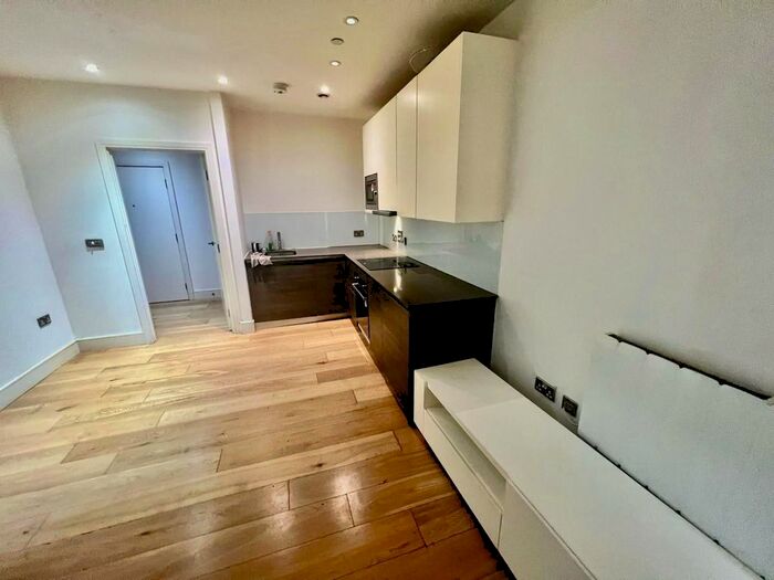 1 Bedroom Flat To Rent In Trinity Square, - Staines Road, Hounslow, TW3