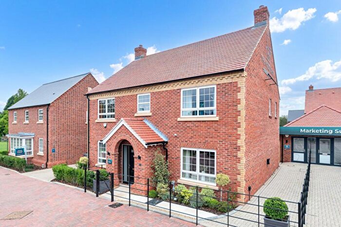 4 Bedroom Detached House For Sale In Station Road, Bow Brickhill, MK17