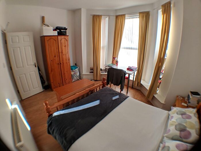 1 Bedroom Flat To Rent In Bed –, Derby Road, Withington, M14