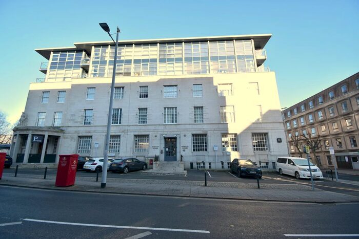 2 Bedroom Flat To Rent In Notte Street, Plymouth, Devon, PL1