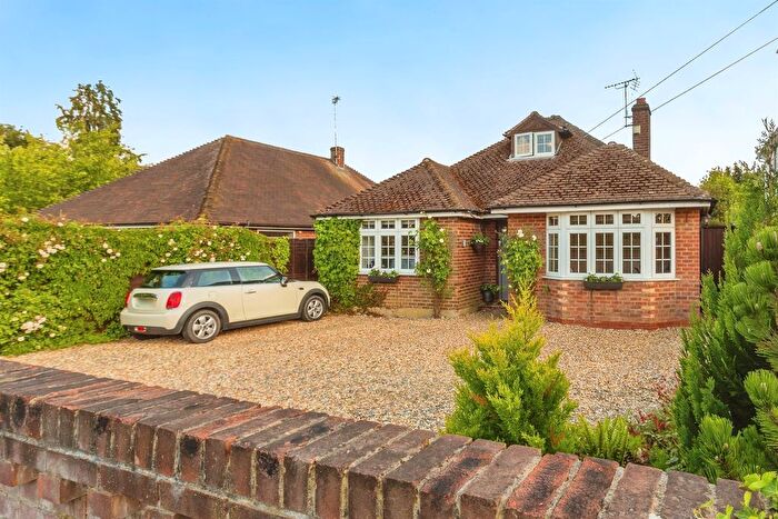4 Bedroom Detached Bungalow For Sale In Pink Lane, Burnham, Slough, SL1