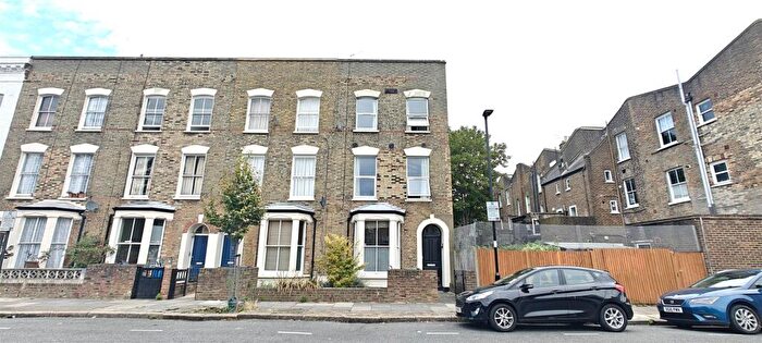 3 Bedroom Flat To Rent In Woodfall Road, Finsbury Park, N4