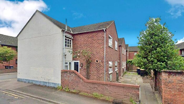 2 Bedroom Terraced House To Rent In Tavistock Place, Bedford, MK40