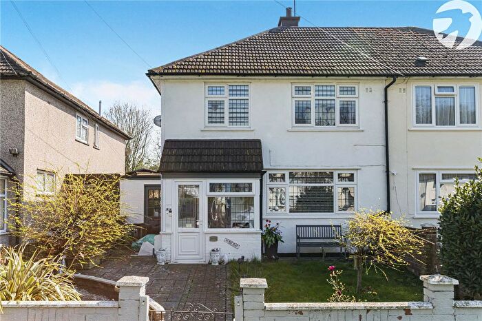 3 Bedroom Semi Detached House For Sale In Leechcroft Avenue, Swanley, Kent, BR8