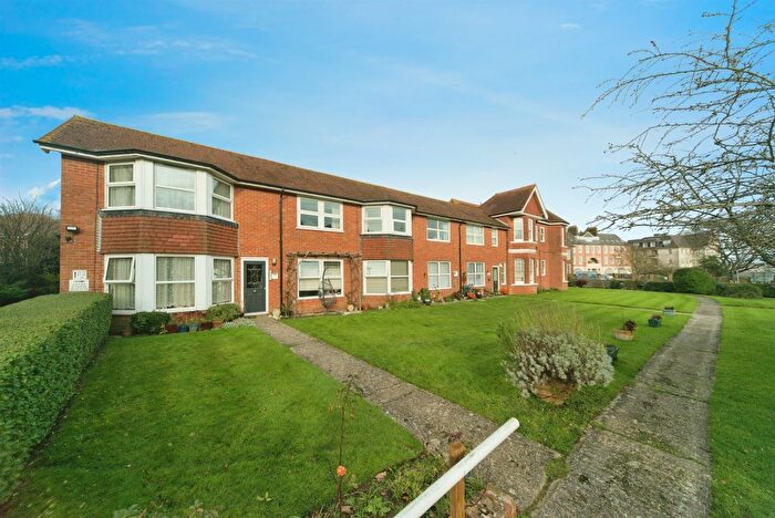 2 Bedroom Flat For Sale In Hastings Road, Bexhill-On-Sea, TN40