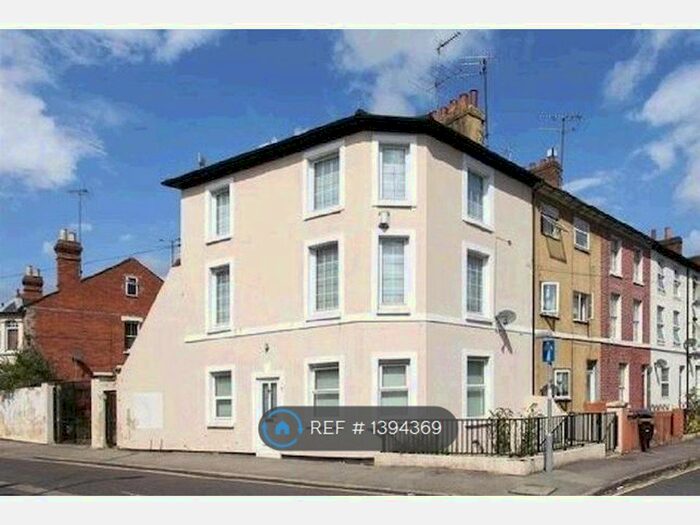 3 Bedroom Flat To Rent In Baker Street, Reading, RG1