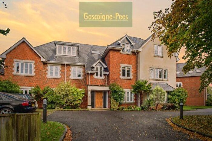 2 Bedroom Flat To Rent In Wray Park Road, Reigate, RH2