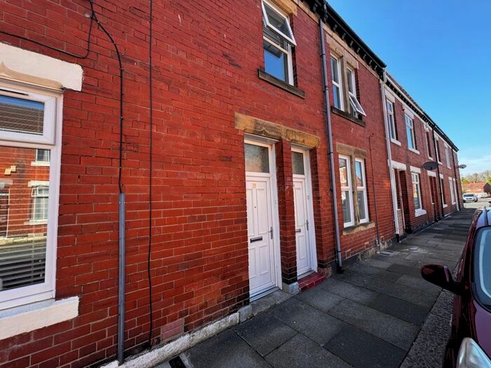 3 Bedroom Flat To Rent In Grey Street, Wallsend, NE28