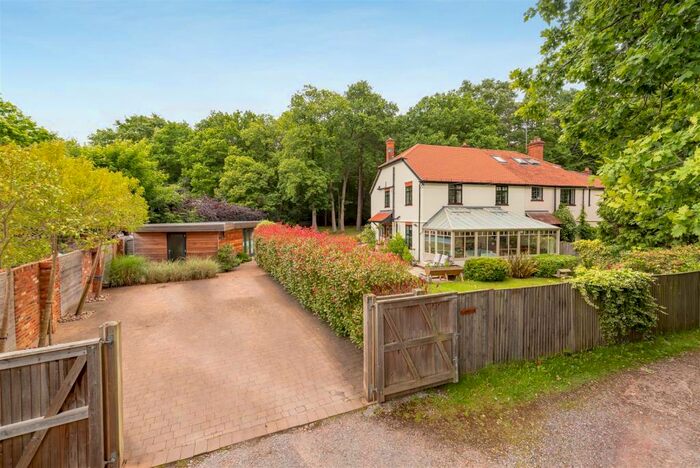 5 Bedroom Semi-Detached House To Rent In Bagshot Road, Ascot, SL5