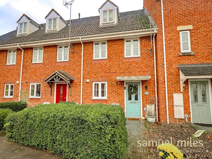 3 Bedroom Town House For Sale In Sprats Barn Crescent, Royal Wootton Bassett, N4