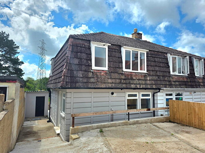 3 Bedroom Semi-Detached House To Rent In Rooke Street, Newport, PO30