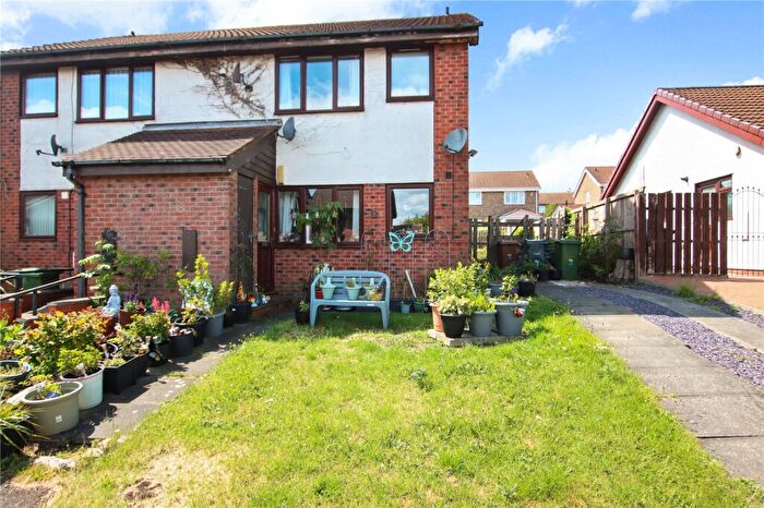 1 Bedroom Flat For Sale In Wheatear Close, Washington, Tyne And Wear, NE38