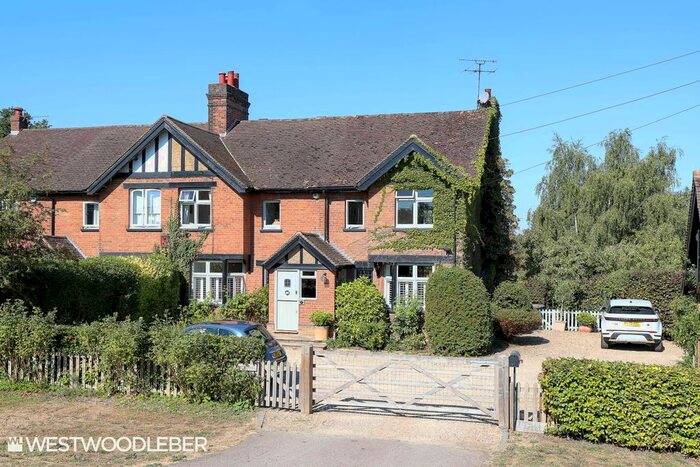 5 Bedroom Semi-Detached House To Rent In Brickendon Lane, Brickendon, Hertford, SG13