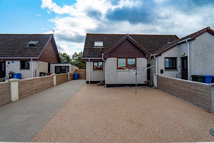 3 Bedroom Semi-detached House For Sale In Ardness Place, Inverness, IV2