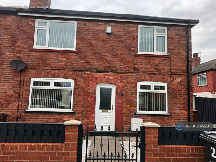 3 Bedroom Semi-Detached House To Rent In Ivy Grove, Leeds, LS9