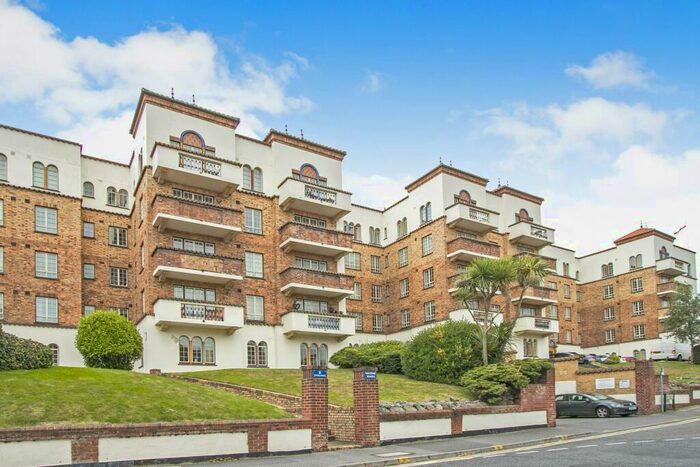 3 Bedroom Flat To Rent In San Remo Towers, BH5