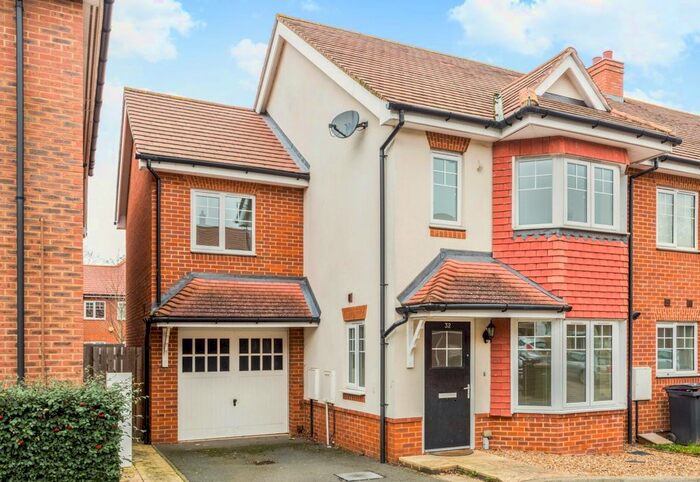 4 Bedroom Semi-Detached House To Rent In Poplar Road, Esher, KT10