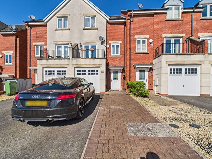 3 Bedroom Town House To Rent In St. Michaels Close, Charlton Kings, Cheltenham, Gloucestershire, GL53