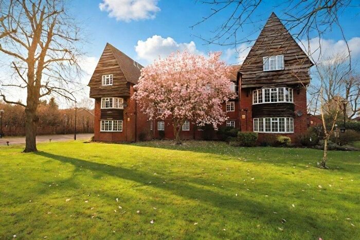 1 Bedroom Flat For Sale In Milton Road, Ickenham, UB10