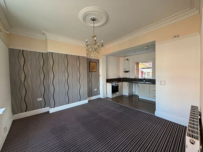 1 Bedroom Flat To Rent In Brunswick Park Road, Wednesbury, WS10