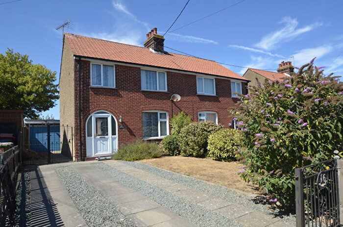 3 Bedroom Semi-Detached House For Sale In Grimston Lane, Trimley St. Martin, IP11